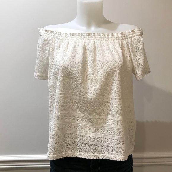 Flirty H&M lace lined off the shoulder blouse - Picture 3 of 5